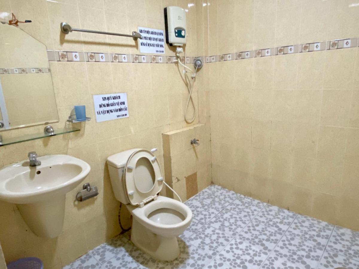 Ngoc Trinh Hotel Bandar Ho Chi Minh Luaran gambar